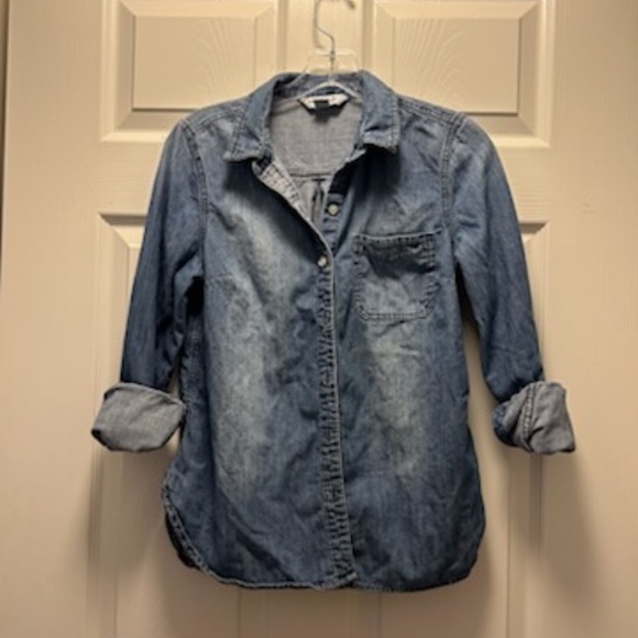 Old Navy Denim Shirt - Size M (EUC) - Picture 5 of 6